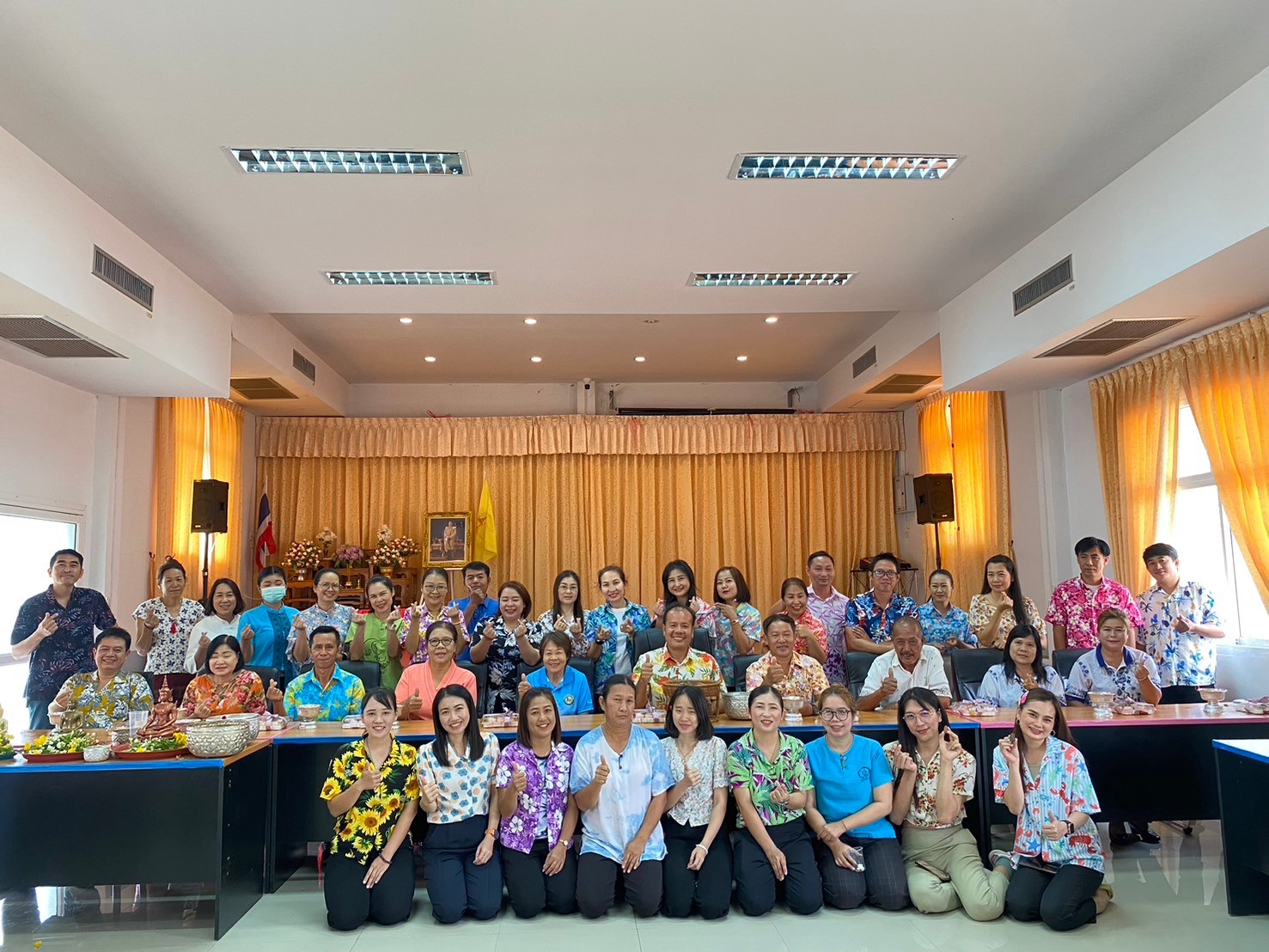 กิจกรรม รดน้ำดำหัวเพื่อขอพร  คณะผู้บริหาร  ปลัด และสมาชิกสภา อบต.ถืมตอง เนื่องในโอกาสเทศกาลสงกรานต์ และปีใหม่เมือง ประจำปี 2567